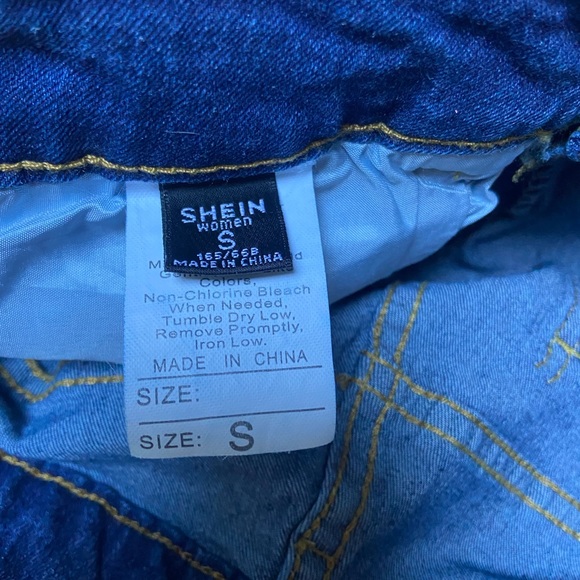 SHEIN ripped jeans - Picture 2 of 4